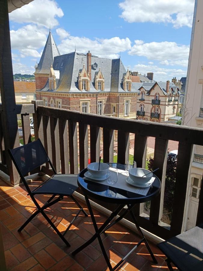 Grand Studio Hyper Centre Avec Balcon Tout Refait Mars 2025 Deauville Exteriér fotografie
